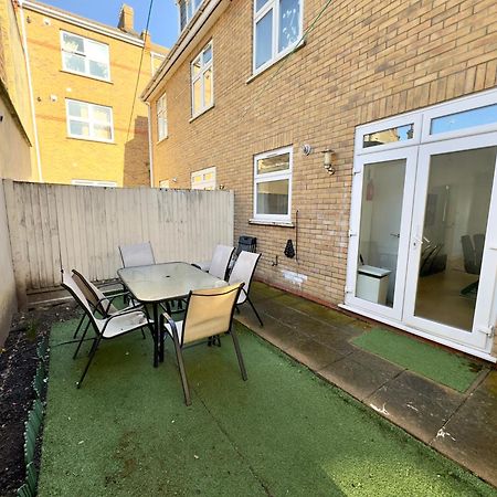 3 Bedrooms Spacious House, Separate Reception, 2 Full Bathrooms, Parking, Garden London Eksteriør bilde